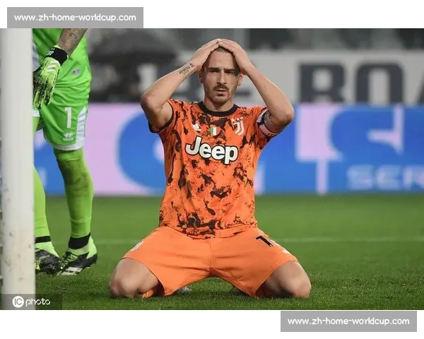 博努奇社交媒体发文引关注：慈善赛飞铲争议后与霍顿合影互动