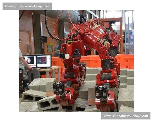 机器人足球赛连环翻车，担架员成意外主角