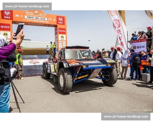 吴京环塔拉力赛狂飙！翻车陷车后逆袭夺赛段冠军