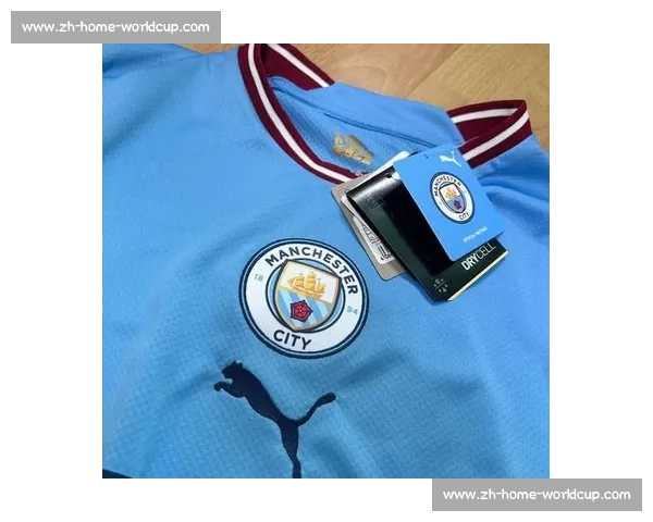 曼城第三球衣惊现银灰荧光绿风暴！百年传统美学遭颠覆