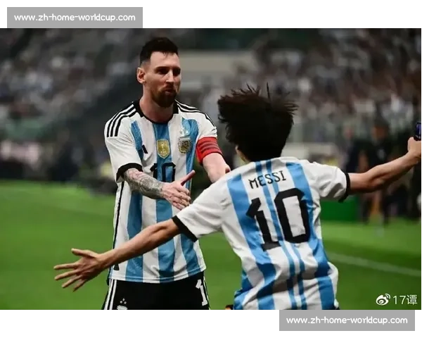 梅西挥臂维蒂尼亚引争议,赛后拥抱化解恩怨 梅西挥臂维蒂尼亚引争议,赛后拥抱化解恩怨