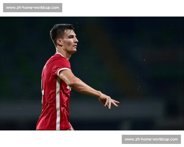 延边龙鼎官宣！191cm 中国香港铁卫劳烈斯加盟 冲超功臣补强后防